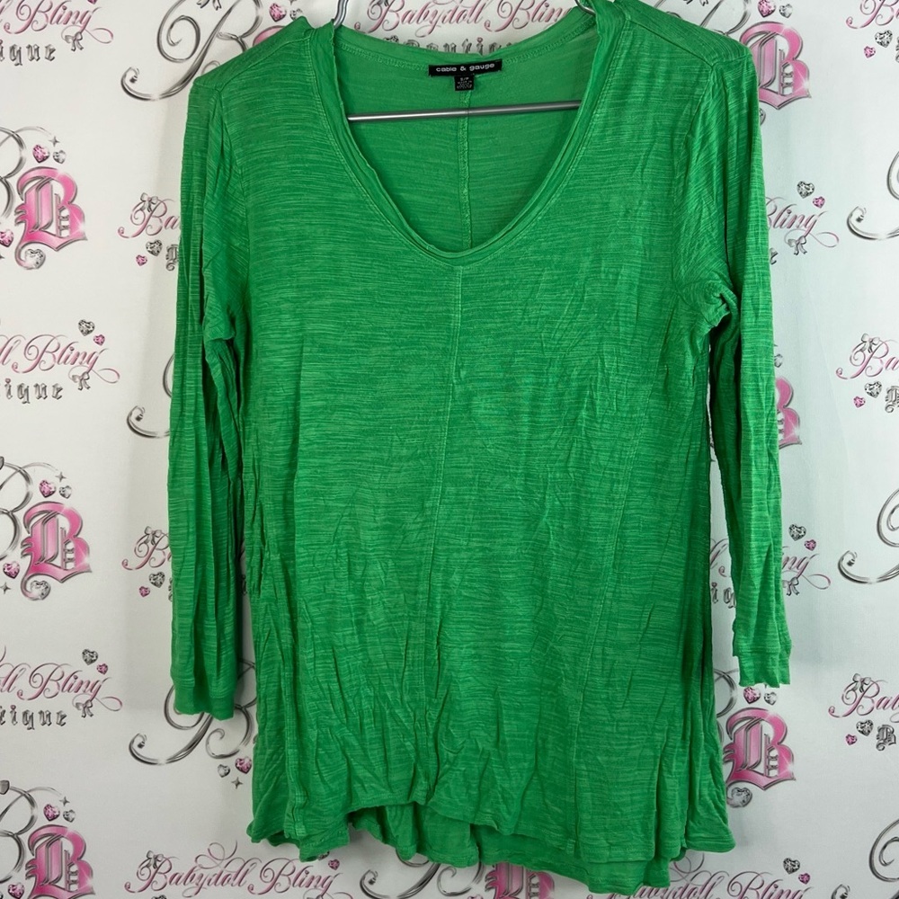 Cable & Gauge long sleeve stretchy bright Vibrant Green Long Sleeve Top Vneck